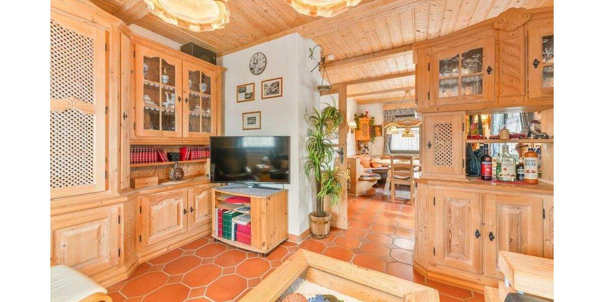 Mehrfamilienhaus, Wohnhaus Rechberghausen - 7 Zimmer, 151 m&sup2;, 350.000&euro; | Angebot:25726411