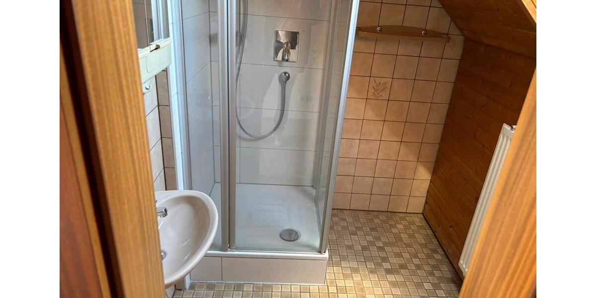 Reihenhaus Stuttgart Bad Cannstatt - 5 Zimmer, 140 m&sup2;, 3.000&euro; | Angebot:25294745