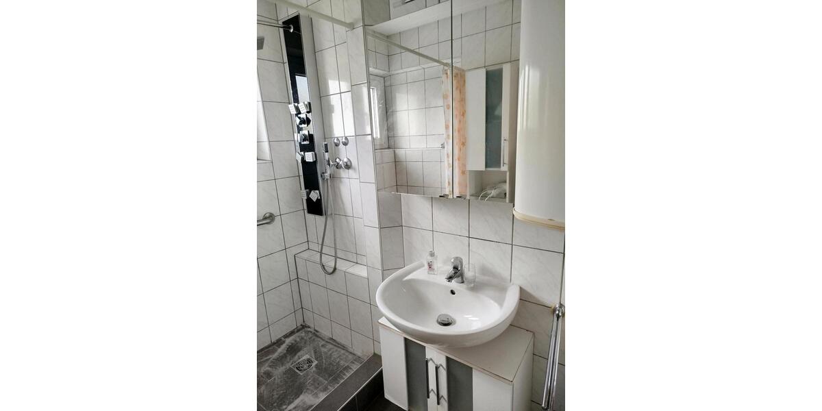 Etagenwohnung Uhingen - 2 Zimmer, 62 m&sup2;, 900&euro; | Angebot:27565658