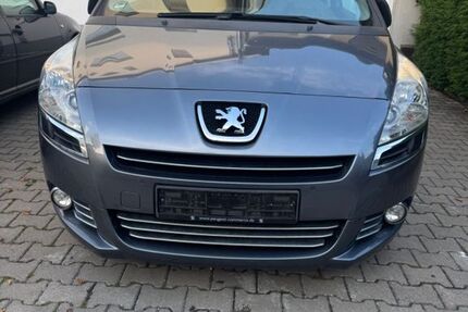 Peugeot 5008 222.000 km 4.099 &euro; Gerlingen 70839