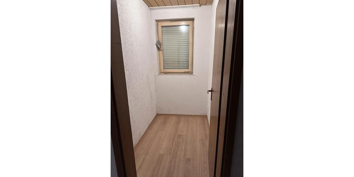 Etagenwohnung Eberdingen - 3 Zimmer, 80 m&sup2;, 1.000&euro; | Angebot:24414396