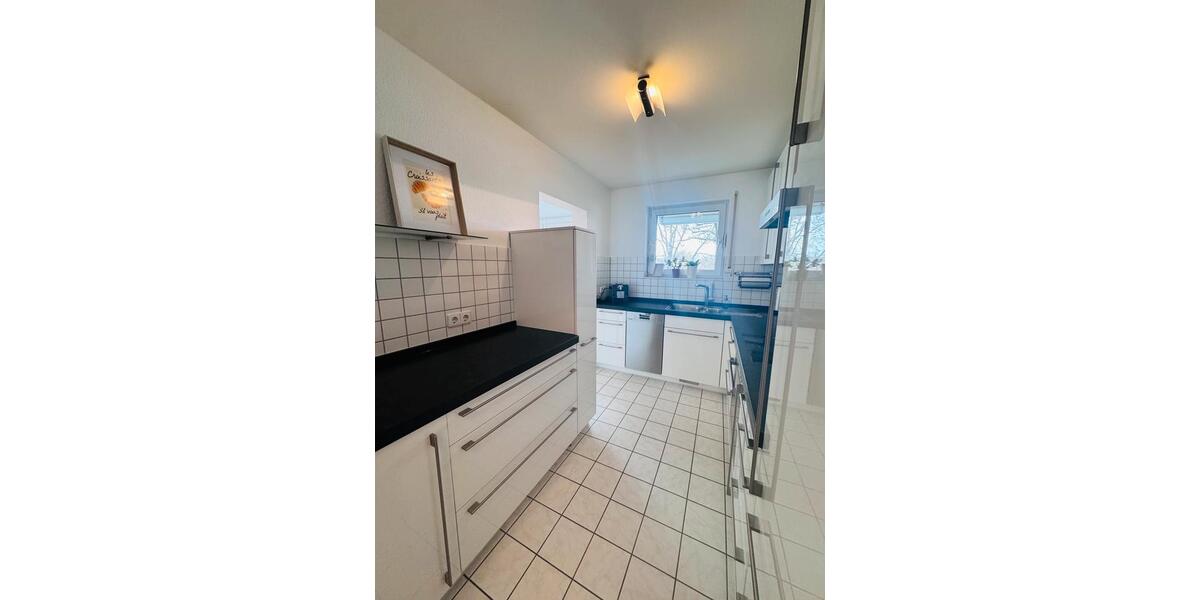Etagenwohnung Böblingen - 4 Zimmer, 90 m&sup2;, 1.800&euro; | Angebot:25646140