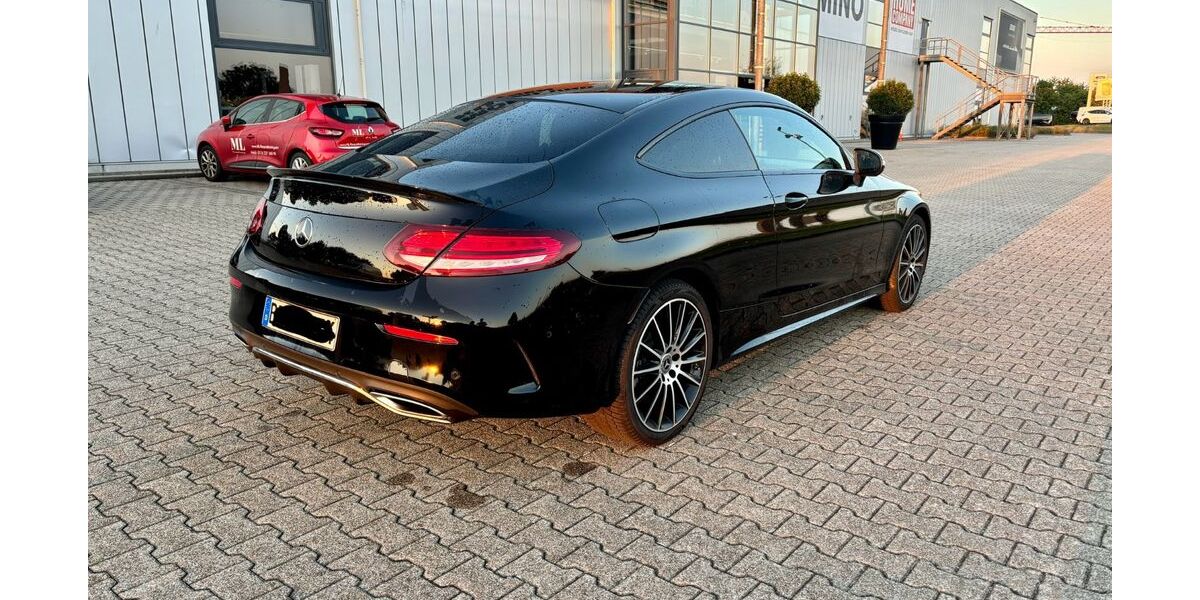 Mercedes-Benz C 180 97.500 km 28.000 &euro; Sindelfingen 71065