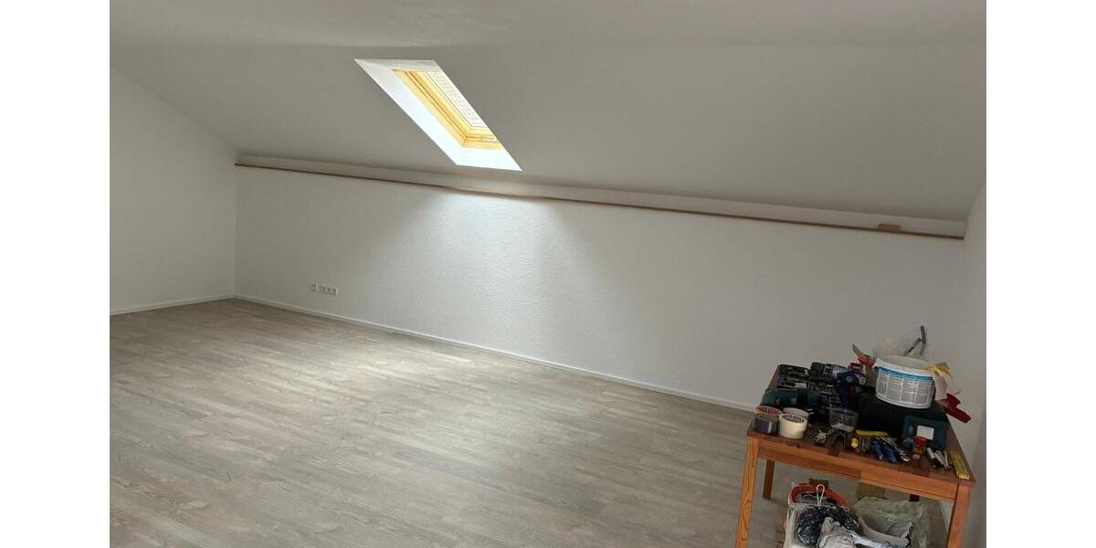 Dachgeschoßwohnung Steinenbronn - 4 Zimmer, 88 m&sup2;, 1.300&euro; | Angebot:25924862