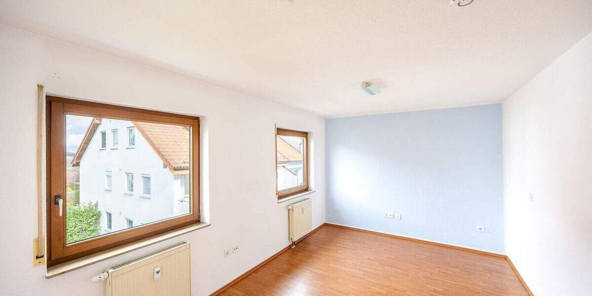 Etagenwohnung Besigheim - 4 Zimmer, 100 m&sup2;, 348.000&euro; | Angebot:25698044