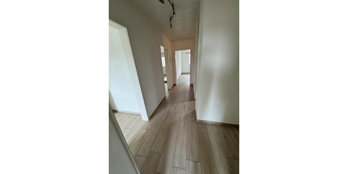 Etagenwohnung Markgröningen - 3 Zimmer, 74 m&sup2;, 1.000&euro; | Angebot:25205387