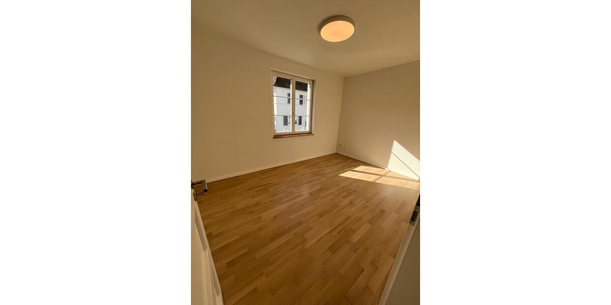 Hochparterre Bietigheim-Bissingen Bissingen - 5 Zimmer, 98 m&sup2;, 2.100&euro; | Angebot:24339014
