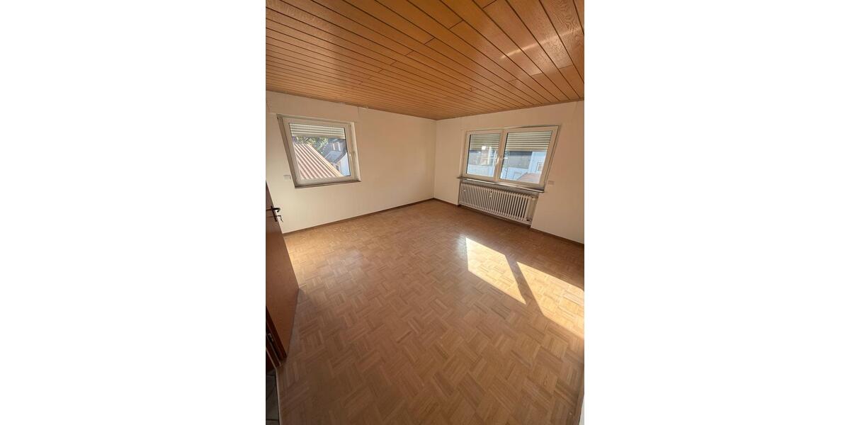 Etagenwohnung Winterbach - 4 Zimmer, 96 m&sup2;, 1.400&euro; | Angebot:27603004