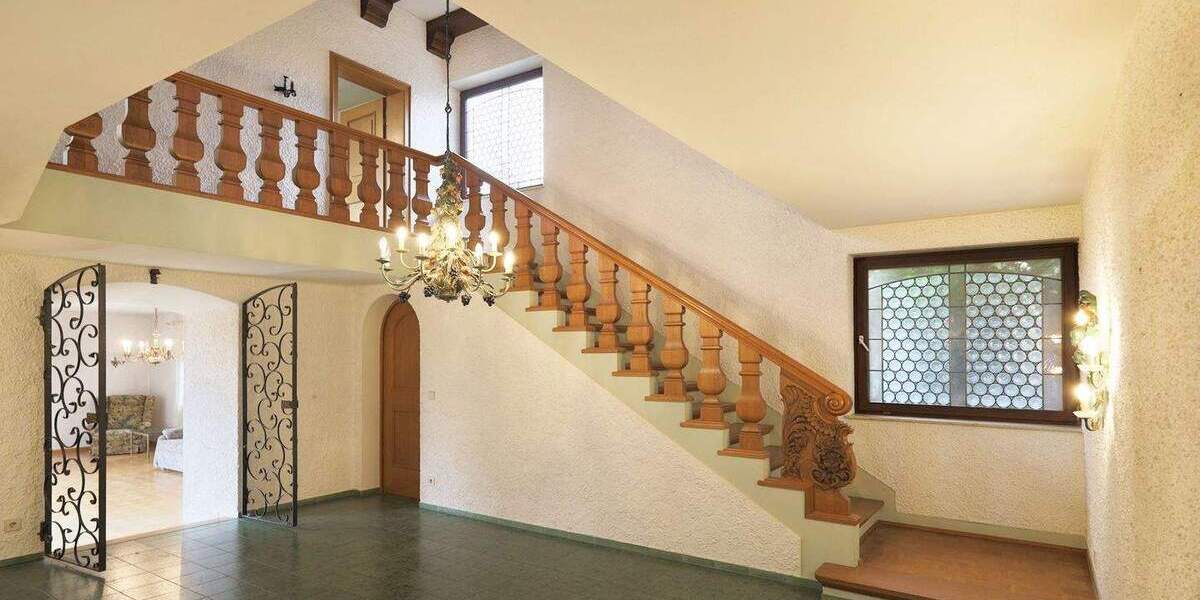 Einfamilienhaus Leonberg Ramtel - 7 Zimmer, 270 m&sup2;, 990.000&euro; | Angebot:25734447