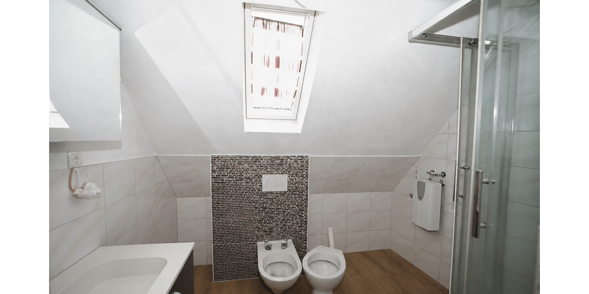 „Haus auf dem Haus“ – gesamtes Dachgeschoss mit kompletter Bühne und außergewöhnlichem Ausbaupotenzi - Dachgeschoßwohnung Weilheim an der Teck | Angebot:27532420