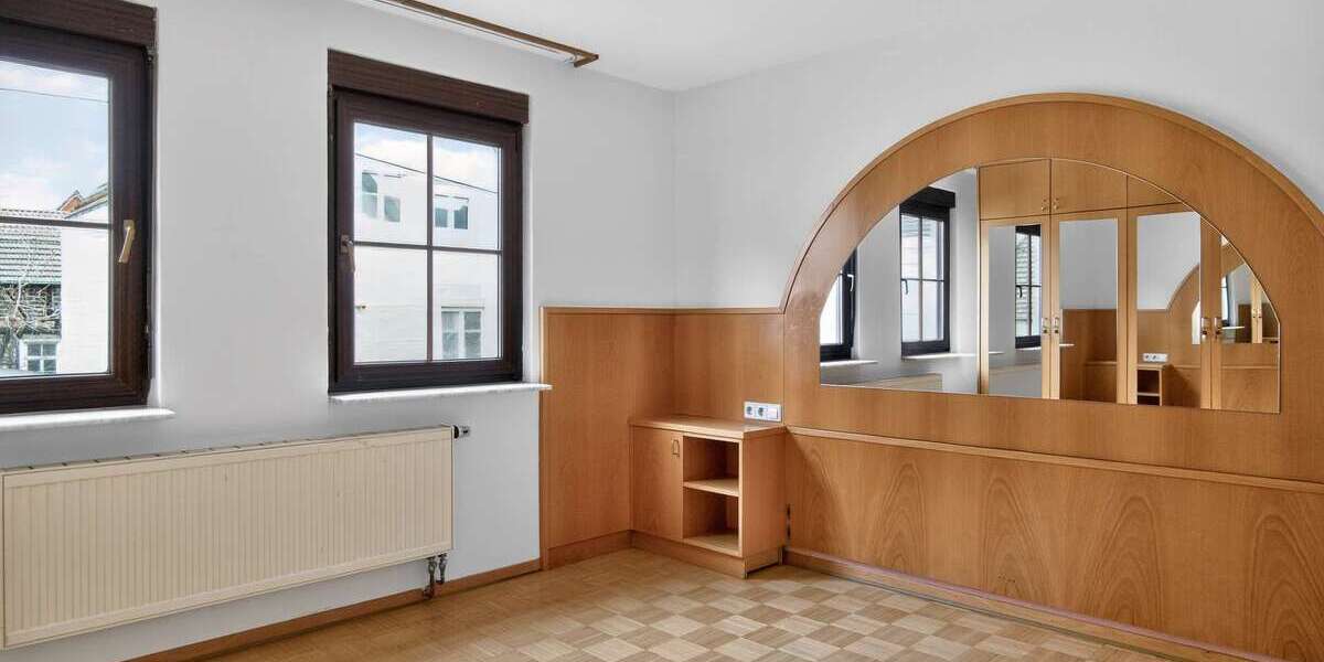 Freistehendes 3-Familienhaus in Stuttgart-Zuffenhausen - Mehrfamilienhaus, Wohnhaus Stuttgart Zuffenhausen | Angebot:25201617