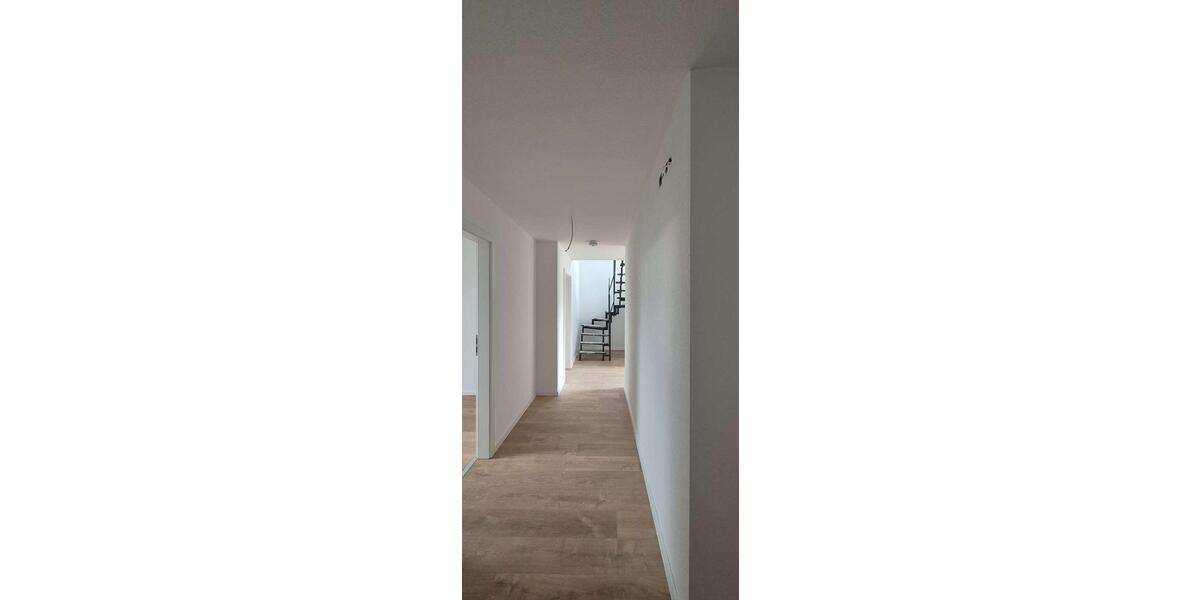 Dachgeschoßwohnung Vaihingen an der Enz - 3 Zimmer, 96 m&sup2;, 1.200&euro; | Angebot:23010506