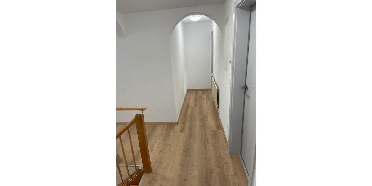 Etagenwohnung Weinstadt - 4 Zimmer, 80 m&sup2;, 1.450&euro; | Angebot:25569297
