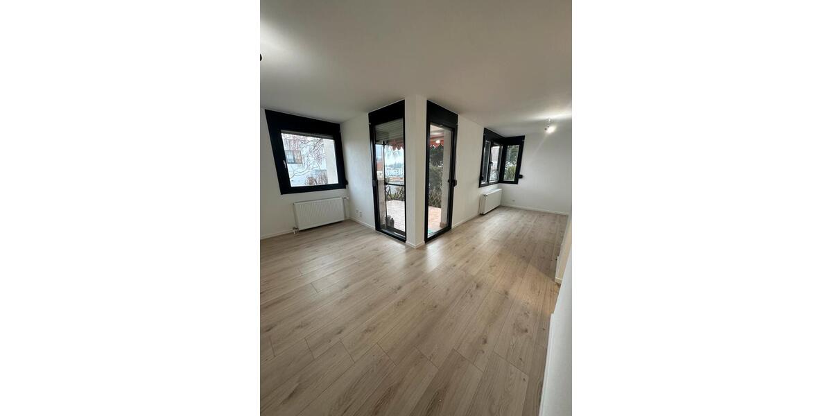 Erdgeschoßwohnung Esslingen am Neckar Brühl - 2.5 Zimmer, 64 m&sup2;, 1.250&euro; | Angebot:25757517