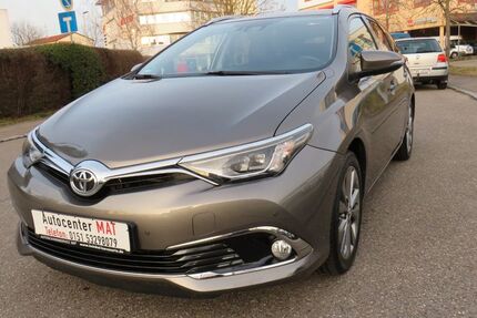 Toyota Auris 89.000 km 11.950 &euro; Fellbach 70736