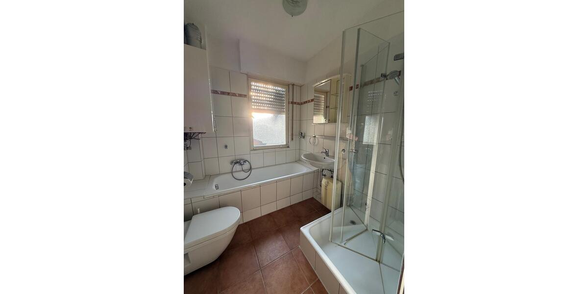 Etagenwohnung Stuttgart Luginsland - 4 Zimmer, 101 m&sup2;, 1.500&euro; | Angebot:25471547