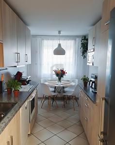 RUHE GENIEßEN, LICHT ERLEBEN - Erdgeschoßwohnung Sindelfingen Eichholz | Angebot:26617564