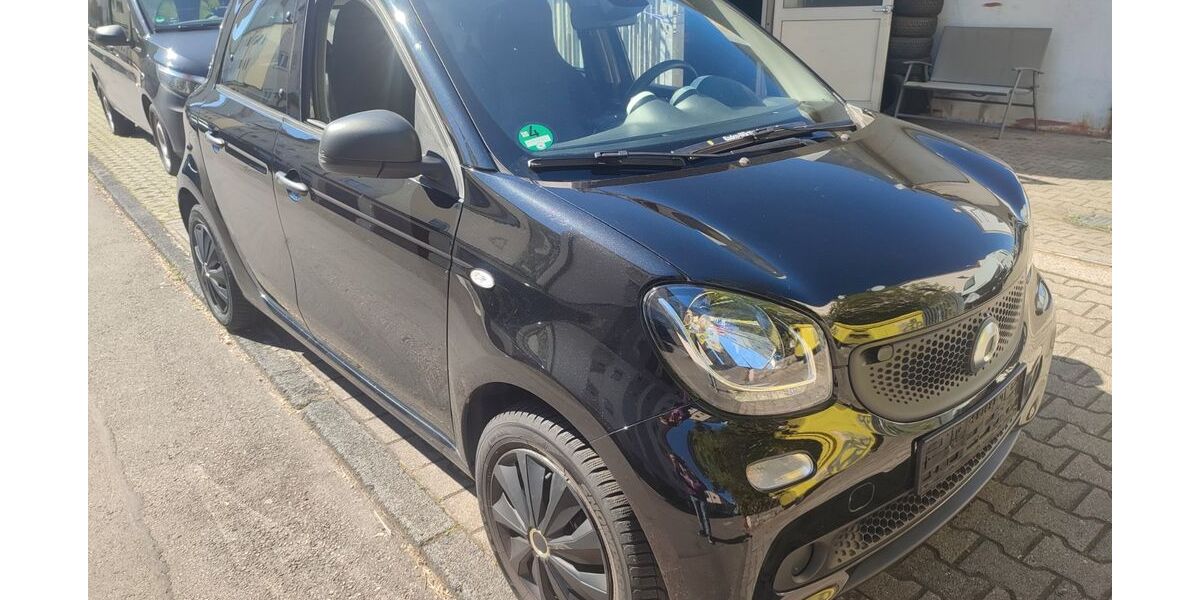 Smart ForFour 81.412 km 5.990 &euro; Stuttgart 70327