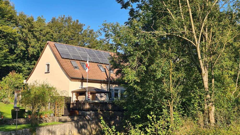 Einfamilienhaus Murrhardt - 8 Zimmer, 305 m&sup2;, 430.000&euro; | Angebot:24831384