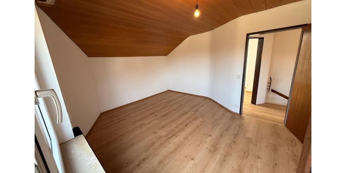 Doppelhaushälfte Aichtal - 5.5 Zimmer, 133 m&sup2;, 2.100&euro; | Angebot:25715786