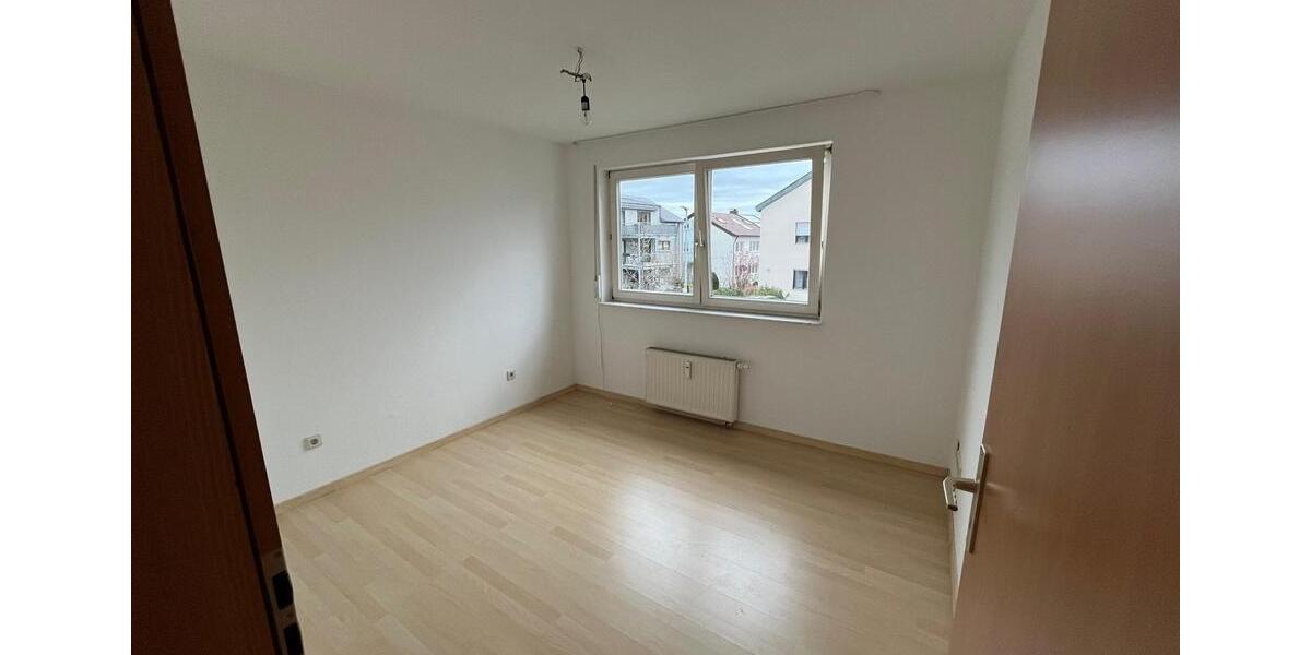 Etagenwohnung Gerlingen - 3.5 Zimmer, 72 m&sup2;, 1.080&euro; | Angebot:25842263