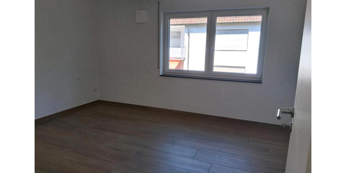 Einfamilienhaus Winnenden - 7 Zimmer, 170 m&sup2;, 2.580&euro; | Angebot:27606300