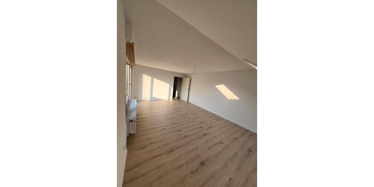 Dachgeschoßwohnung Leonberg - 2 Zimmer, 58 m&sup2;, 880&euro; | Angebot:25945542
