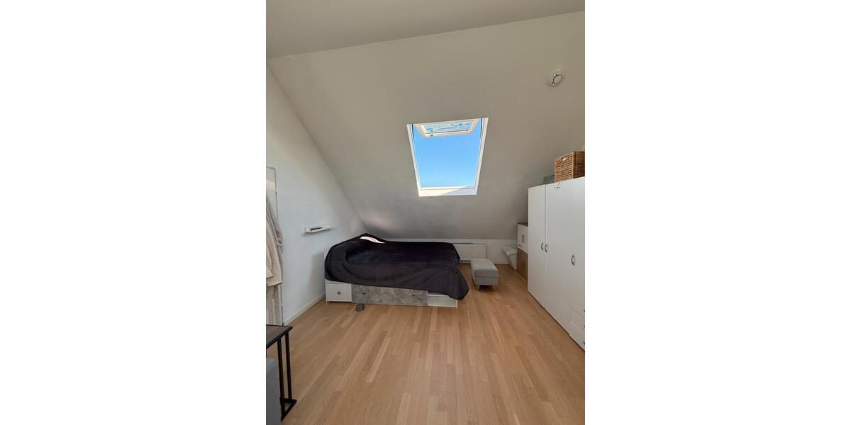 Dachgeschoßwohnung Kirchheim am Neckar - 1.5 Zimmer, 33 m&sup2;, 825&euro; | Angebot:26687964