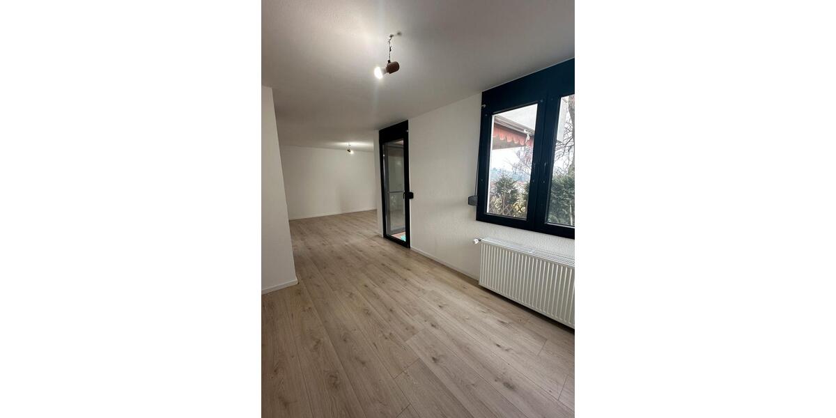 Erdgeschoßwohnung Esslingen am Neckar Brühl - 2.5 Zimmer, 64 m&sup2;, 1.250&euro; | Angebot:25757517