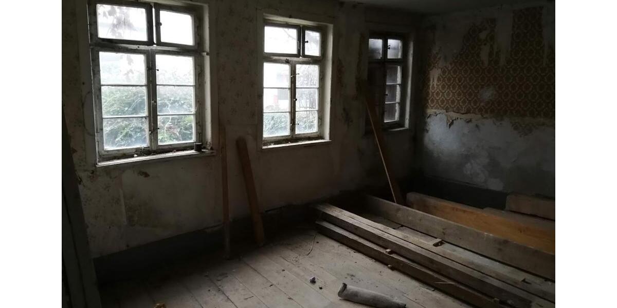 Einfamilienhaus Weinstadt - 9 Zimmer, 245.000&euro; | Angebot:21571963