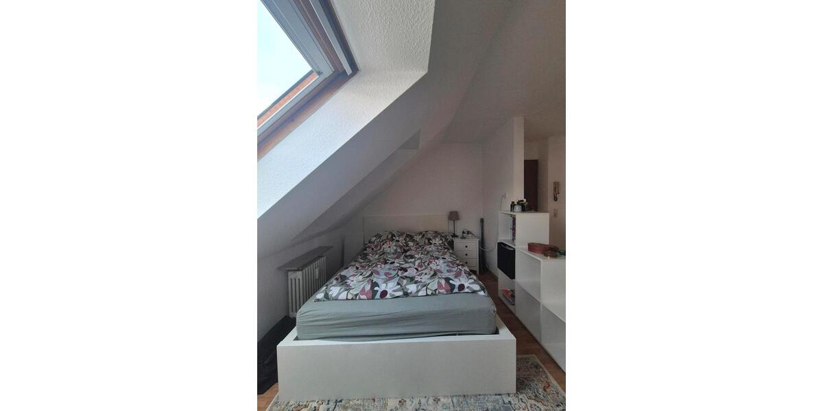 Dachgeschoßwohnung Stuttgart Zuffenhausen - 1.5 Zimmer, 43 m&sup2;, 1.000&euro; | Angebot:26679215