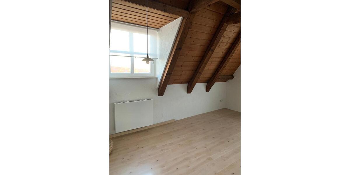 Dachgeschoßwohnung Ludwigsburg Hoheneck - 2.5 Zimmer, 70 m&sup2;, 289.000&euro; | Angebot:25606429