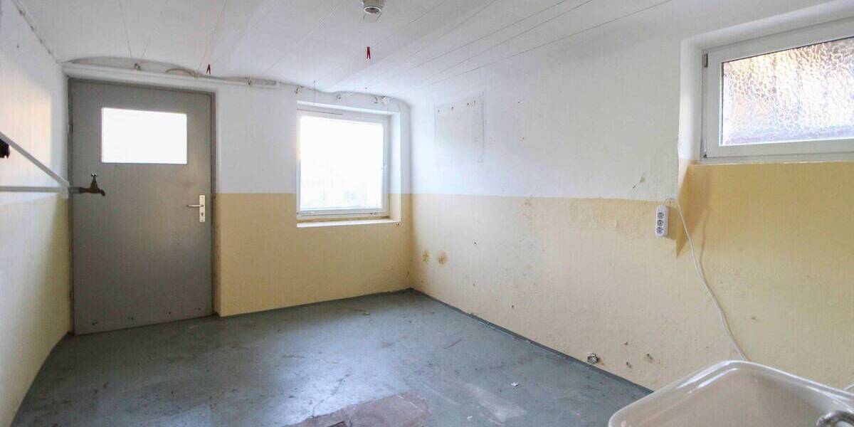 Mehrfamilienhaus, Wohnhaus Stuttgart Botnang - 9 Zimmer, 204 m&sup2;, 980.000&euro; | Angebot:26418214