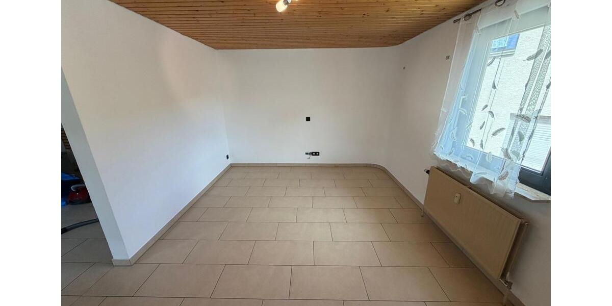 Etagenwohnung Weinstadt - 2 Zimmer, 65 m&sup2;, 700&euro; | Angebot:27584321