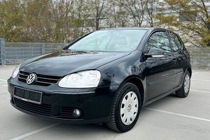 VW Golf 210.000 km 2.490 &euro; Stuttgart 70469
