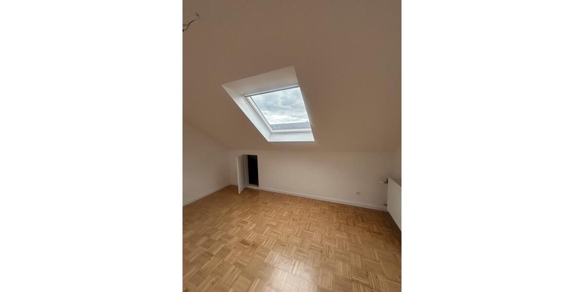 Dachgeschoßwohnung Remshalden - 1 Zimmer, 30 m&sup2;, 700&euro; | Angebot:25660044