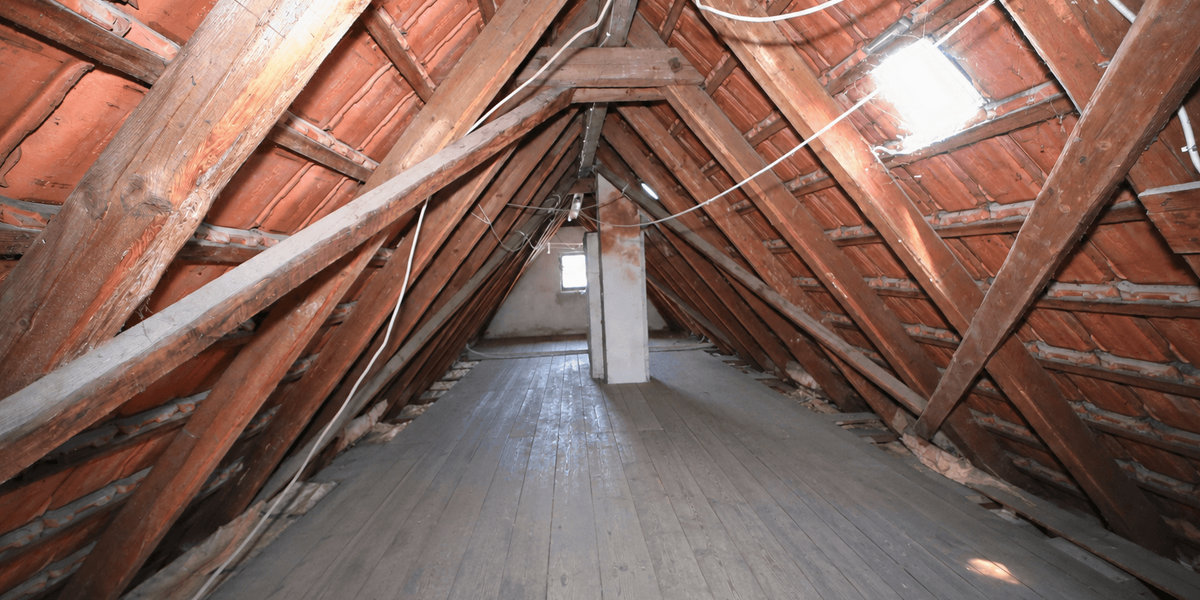 „Haus auf dem Haus“ – gesamtes Dachgeschoss mit kompletter Bühne und außergewöhnlichem Ausbaupotenzi - Dachgeschoßwohnung Weilheim an der Teck | Angebot:27532420