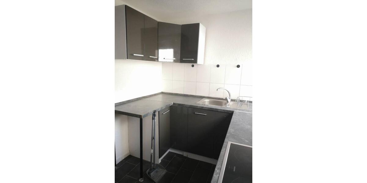 Etagenwohnung Stuttgart Zuffenhausen - 3.5 Zimmer, 90 m&sup2;, 1.090&euro; | Angebot:25860229