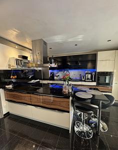 MODERNISIERT FÜR MEHRGENERATIONEN - Mehrfamilienhaus, Wohnhaus Magstadt | Angebot:26029843