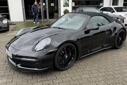 Porsche 992 Turbo S Cabriolet Keramik Sportabg alles schwa 7.000 km 248.000 &euro; Schorndorf 73614