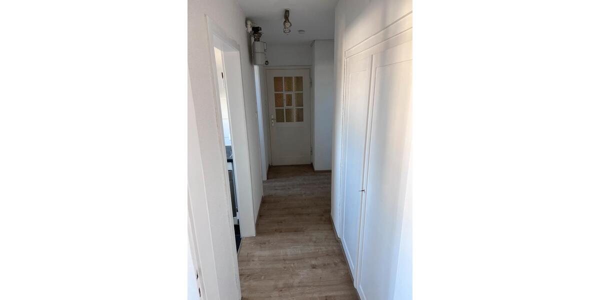 Dachgeschoßwohnung Stuttgart Mühlhausen - 3 Zimmer, 50 m&sup2;, 1.100&euro; | Angebot:25381702