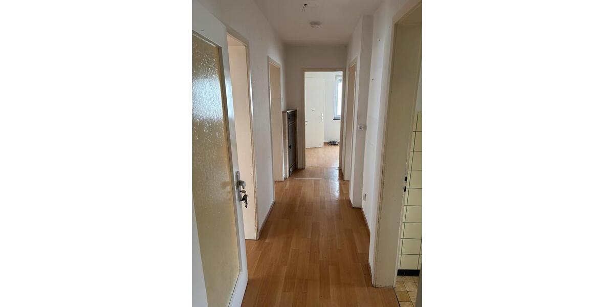 Etagenwohnung Backnang - 3 Zimmer, 7 m&sup2;, 1.000&euro; | Angebot:26676218