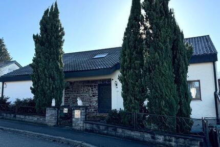 Haus Oberstenfeld - 10 Zimmer, 300 m&sup2;, 900.000&euro; | Angebot:16127943