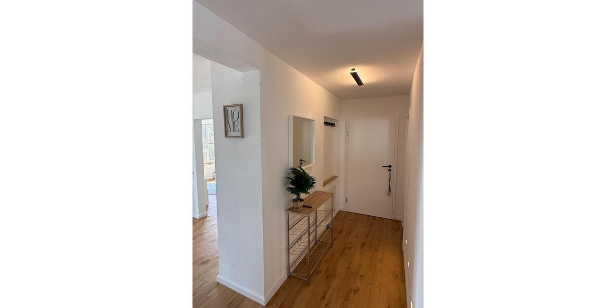 Erdgeschoßwohnung Weinstadt - 4 Zimmer, 85 m&sup2;, 2.000&euro; | Angebot:25944587