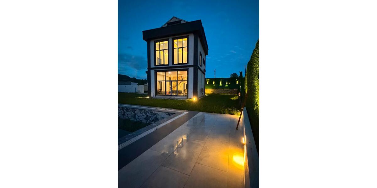Villa Stuttgart Stuttgart-Mitte - 4 Zimmer, 185 m&sup2;, 320.000&euro; | Angebot:27097928