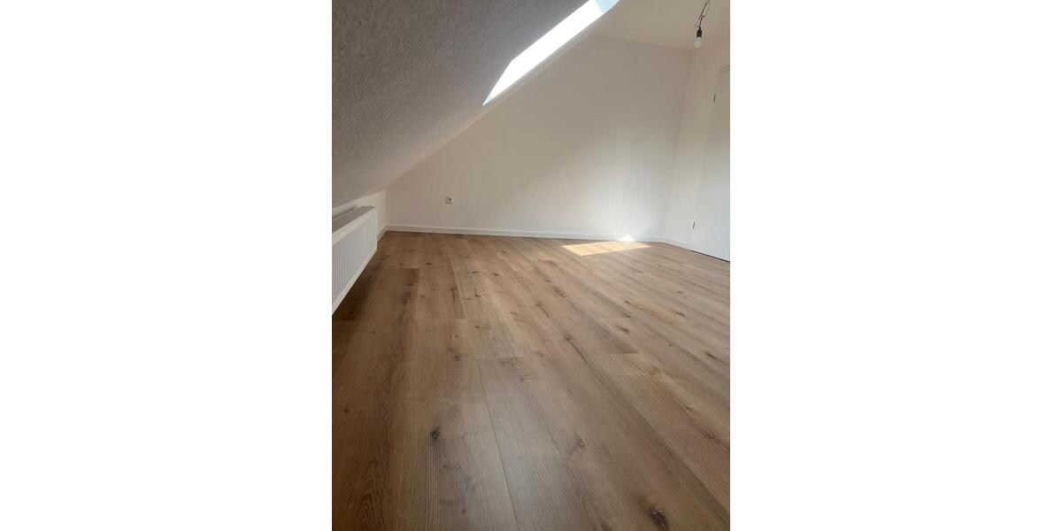 Dachgeschoßwohnung Schorndorf - 2 Zimmer, 50 m&sup2;, 660&euro; | Angebot:26094574