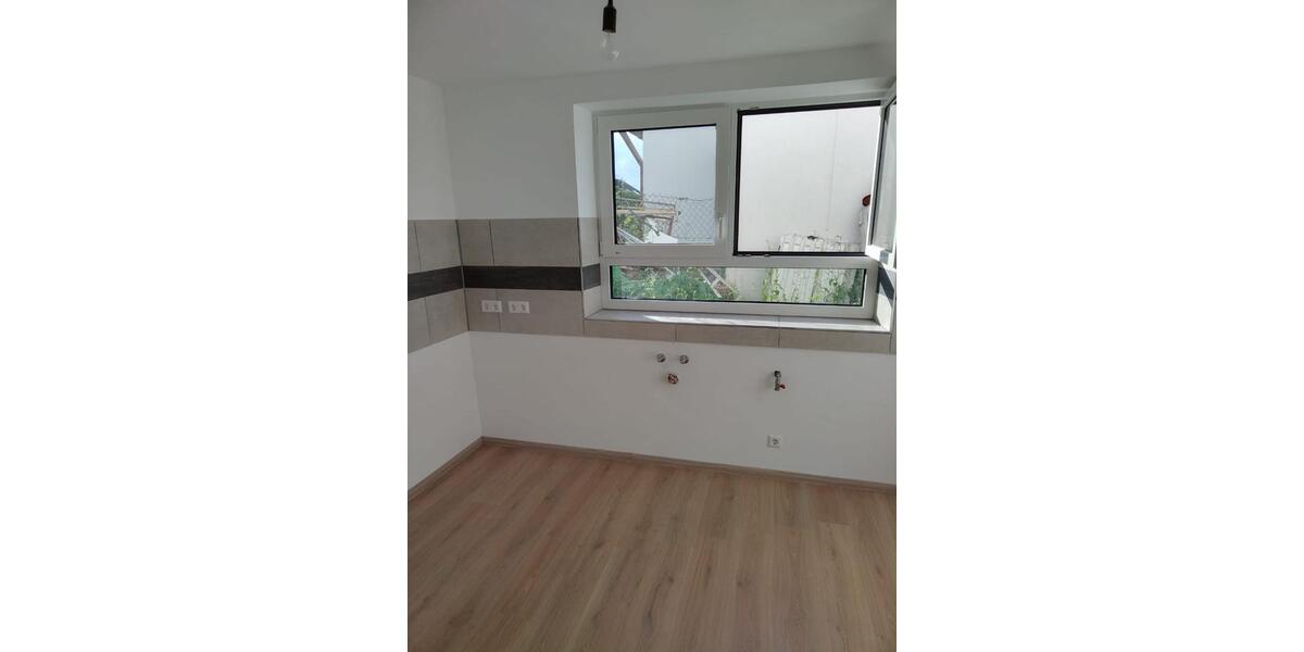 Etagenwohnung Uhingen - 2 Zimmer, 80 m&sup2;, 980&euro; | Angebot:27553307