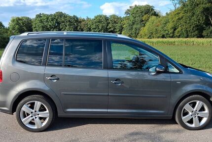 VW Touran 88.000 km 13.500 &euro; Denkendorf 73770