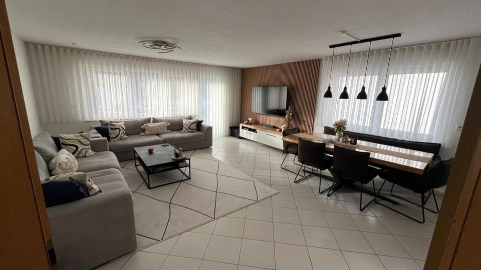 Etagenwohnung Remseck am Neckar - 3.5 Zimmer, 95 m&sup2;, 1.750&euro; | Angebot:25283995