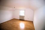 Dachgeschoßwohnung Freiberg am Neckar - 2.5 Zimmer, 44 m&sup2;, 550&euro; | Angebot:24896074